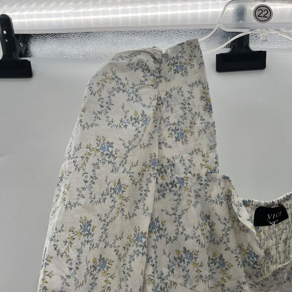 Vici Women's Short Puff Sleeve Floral Crop Top Sweetheart Neck Size Large - Picture 3 of 9